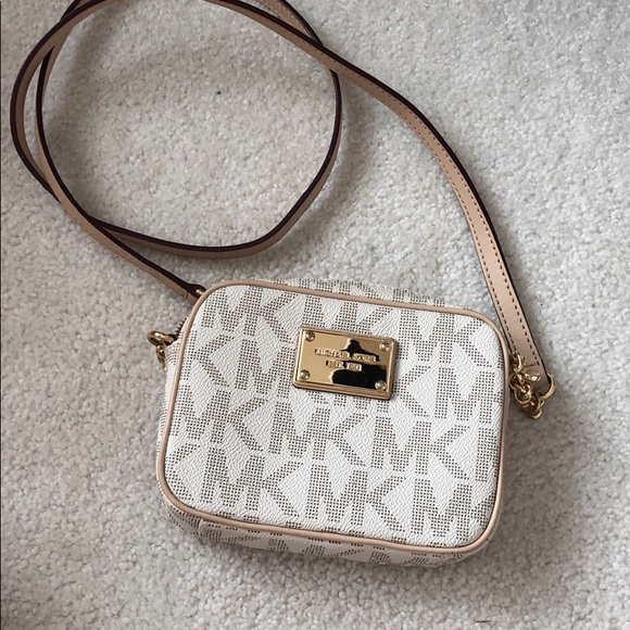 Michael Kors Crossbody - Picture 1 of 1